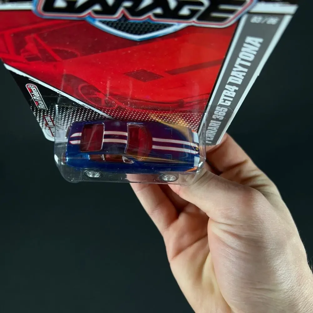 Hot Wheels Garage Ferrari 365 GTB4 Daytona Blue Real Riders 2010 1/64 diecast